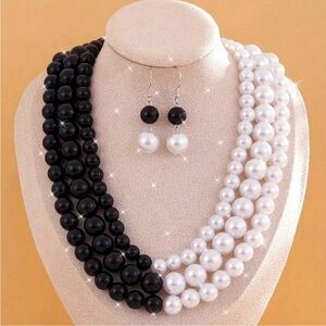 Elegant Black and White Pearl Necklace and Earring Set